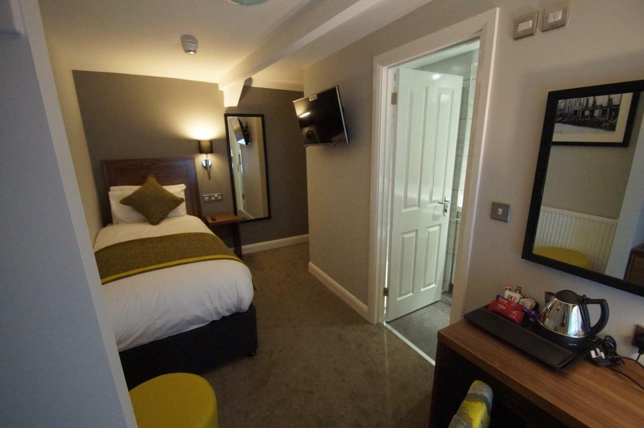 New Park Hotel Carmarthen Exterior foto